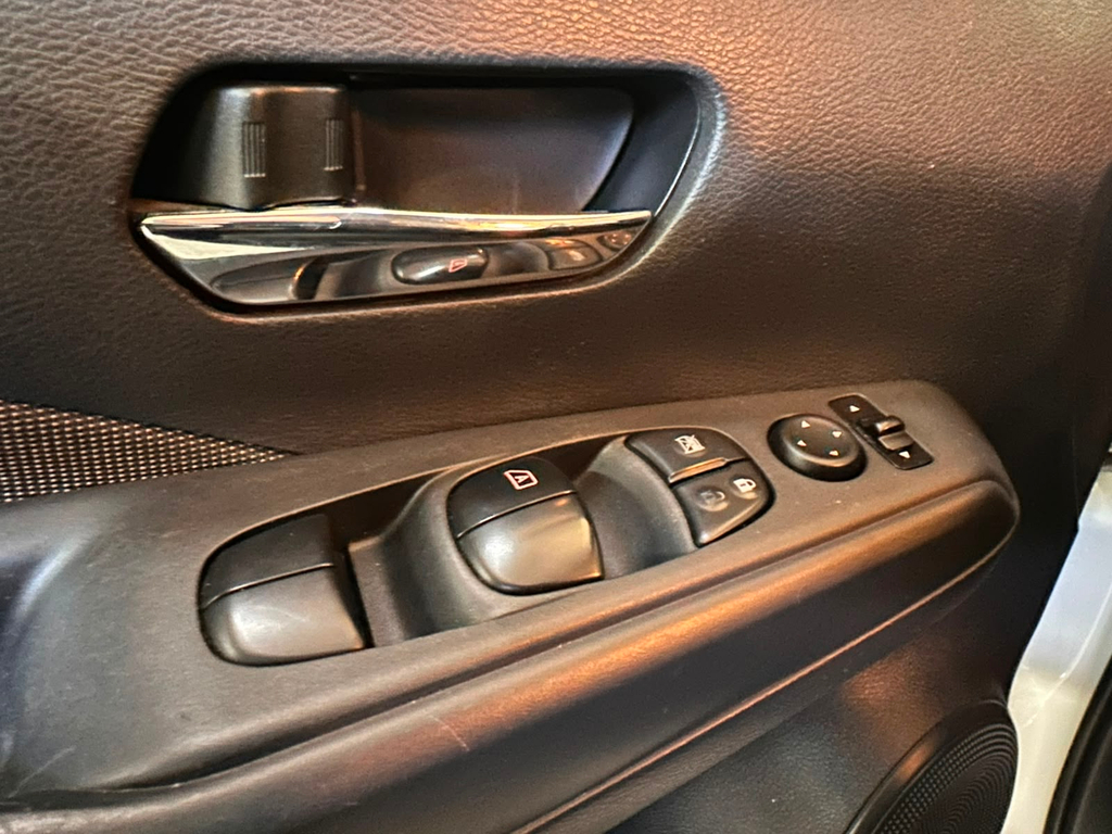 Nissan Kicks Branco