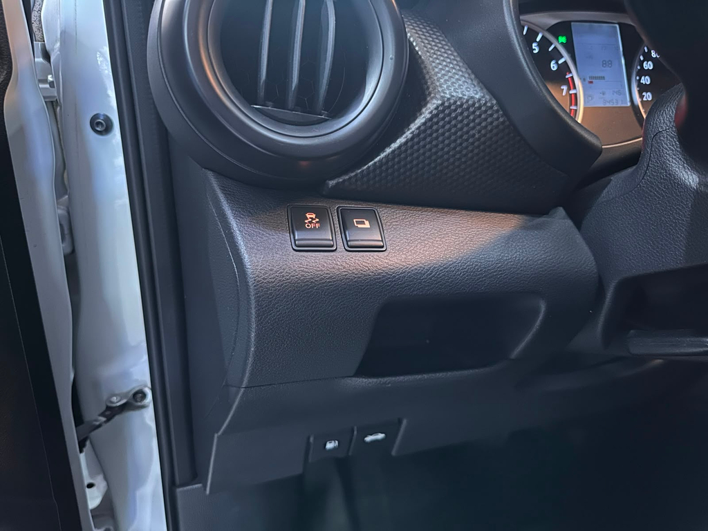 Nissan Kicks Branco