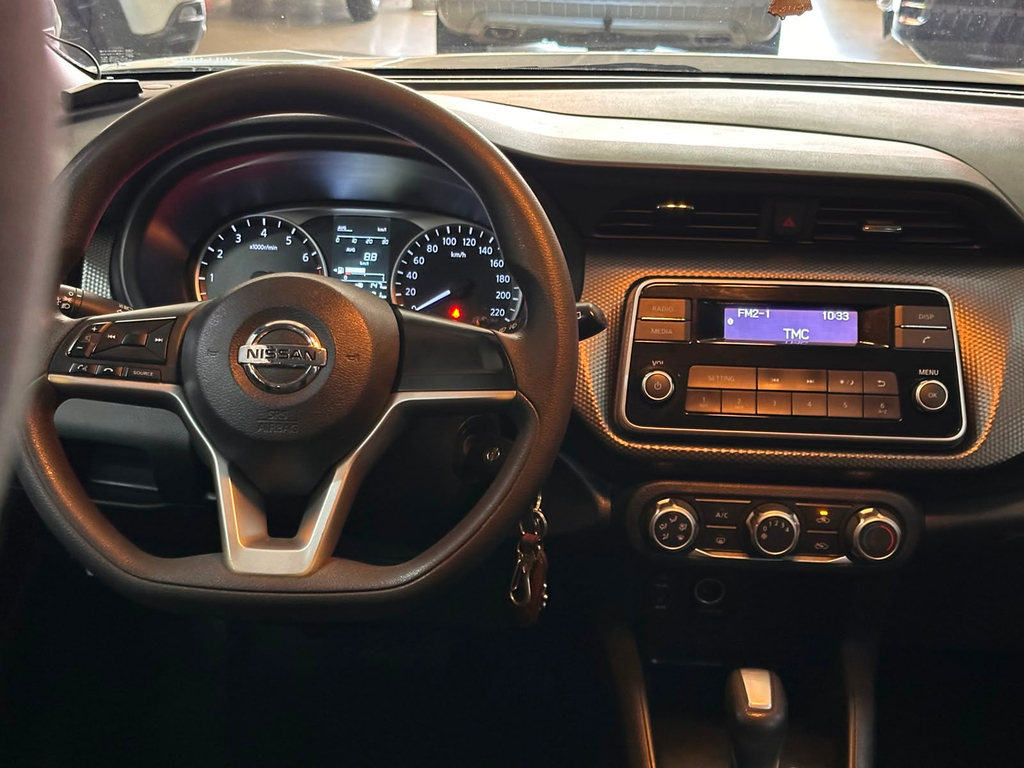 Nissan Kicks Branco