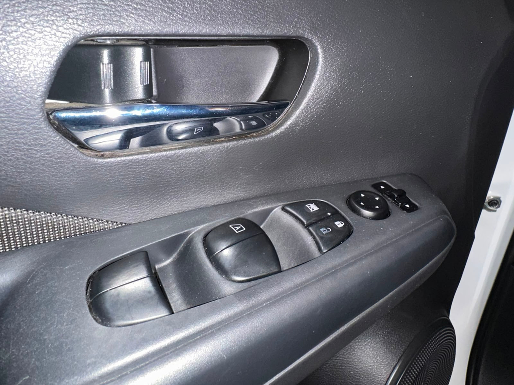 Nissan Kicks Branco