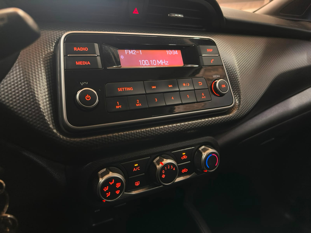 Nissan Kicks Branco