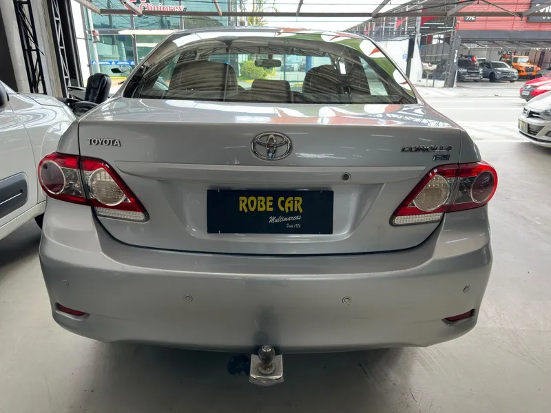 Toyota Corolla Prata