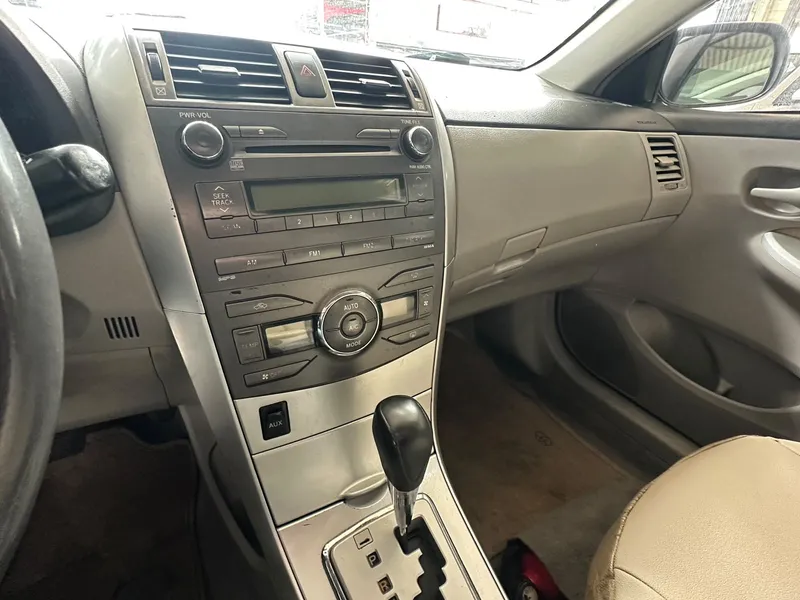 Toyota Corolla Prata