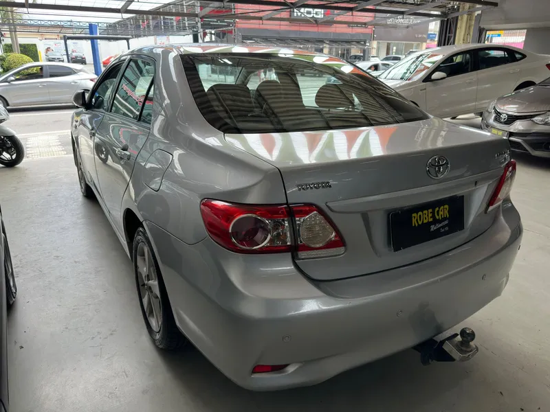 Toyota Corolla Prata