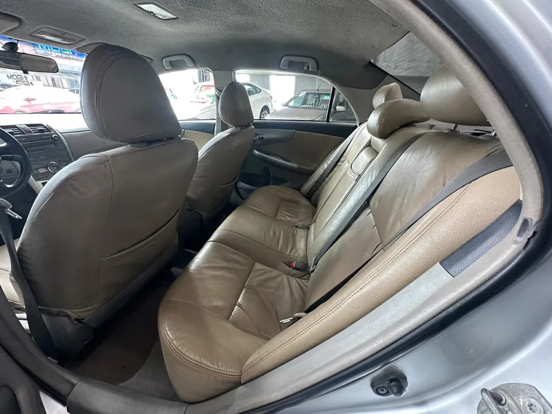 Toyota Corolla Prata