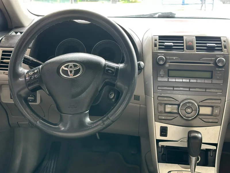 Toyota Corolla Prata