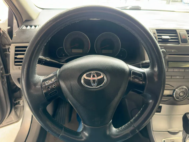 Toyota Corolla Prata