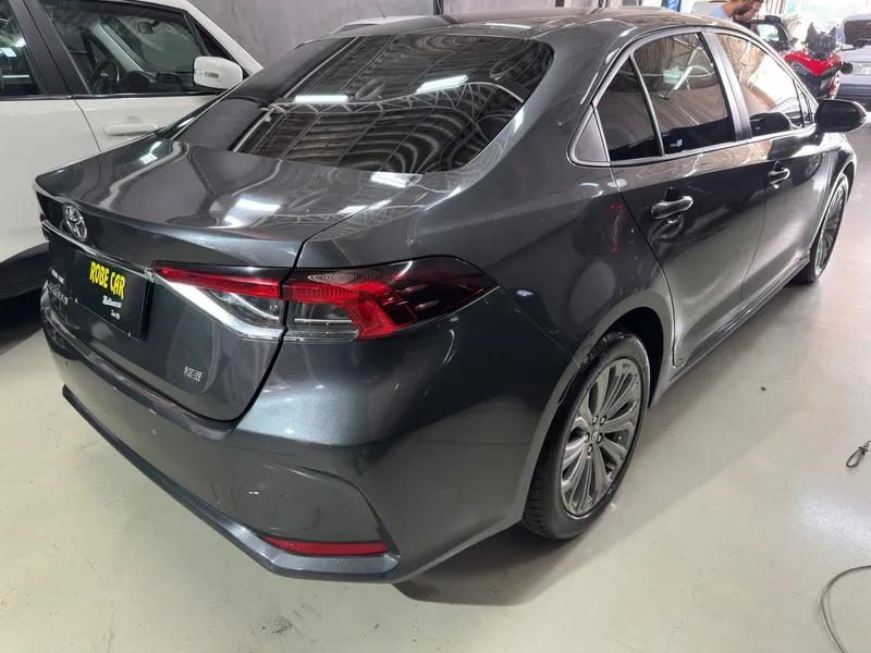 Toyota Corolla Cinza