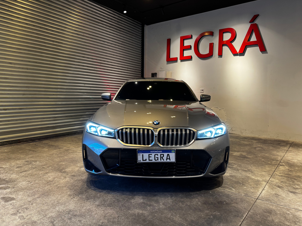 BMW 320i Cinza