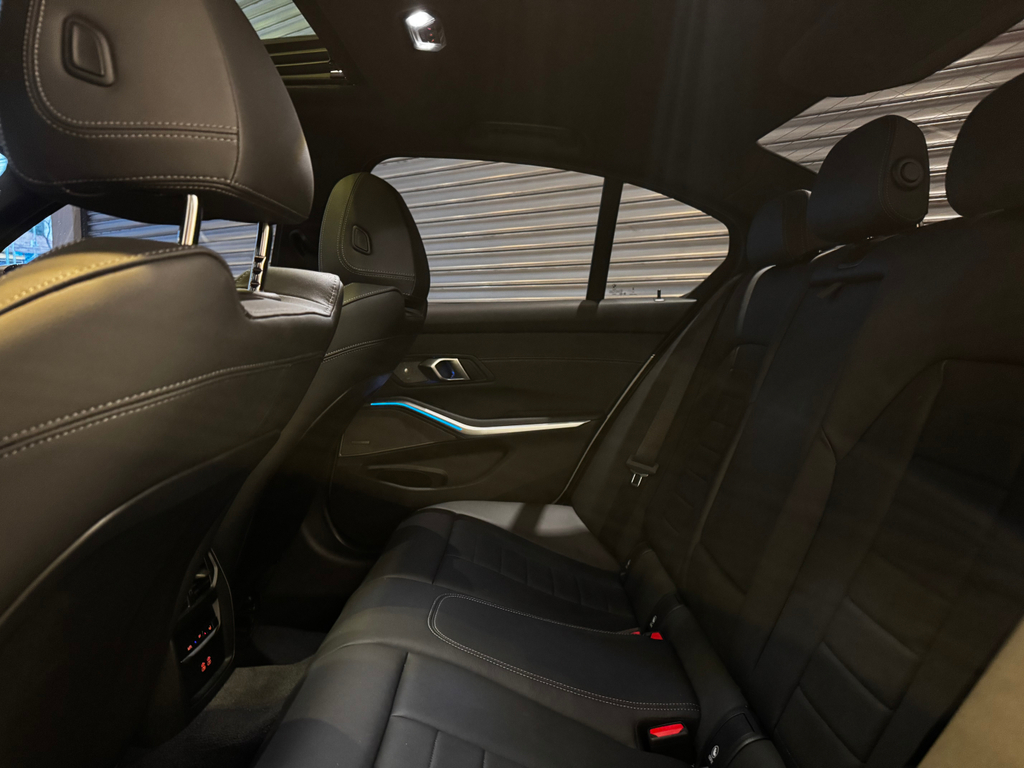 BMW 320i Cinza