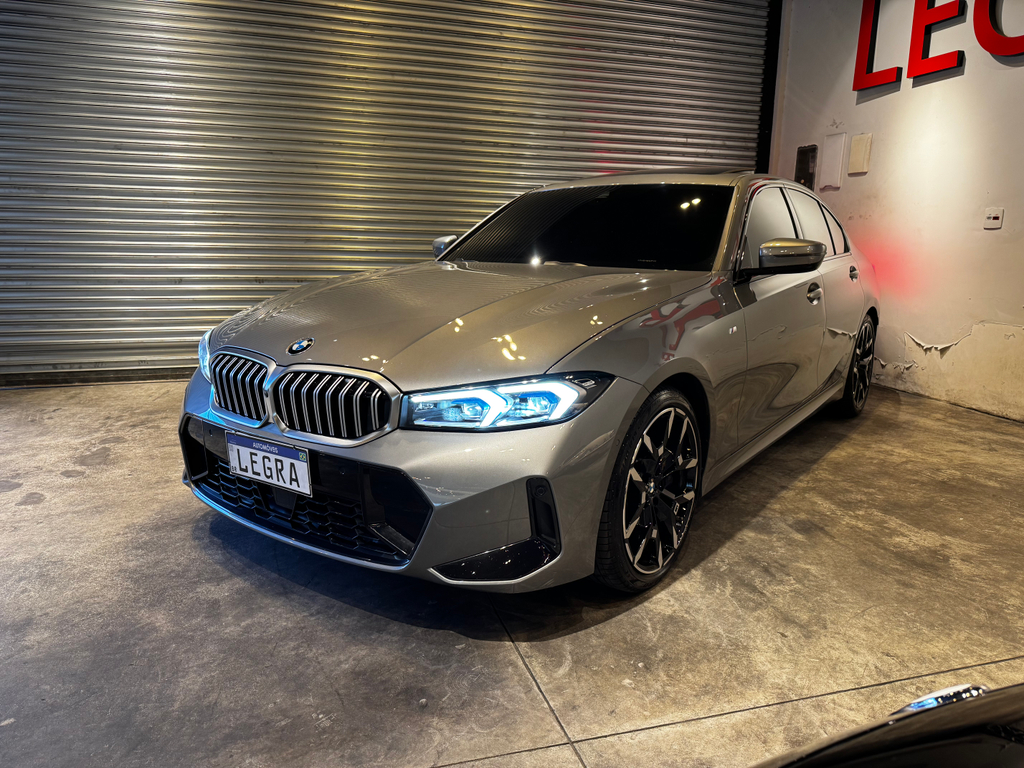 BMW 320i Cinza