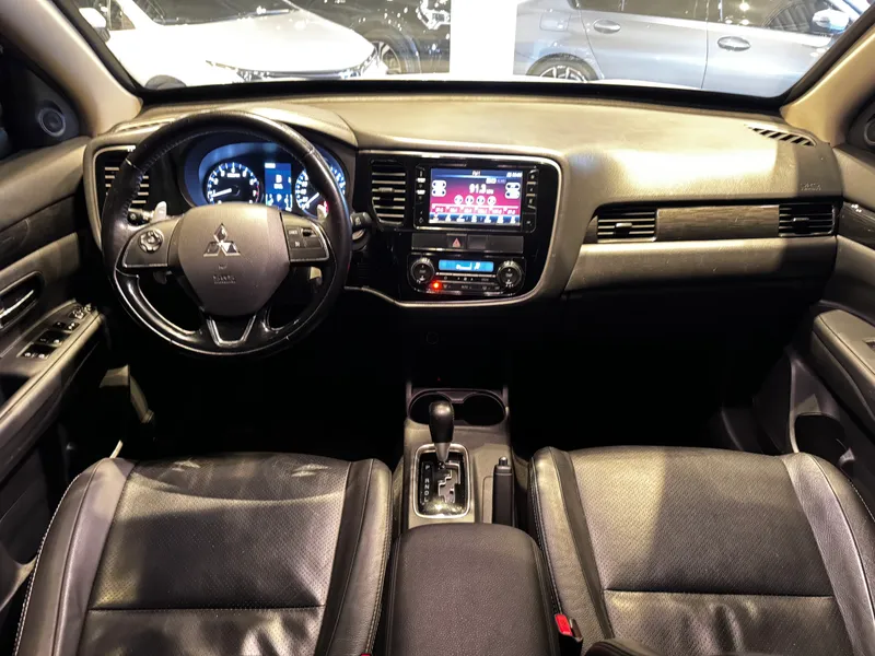 Mitsubishi Outlander Branco