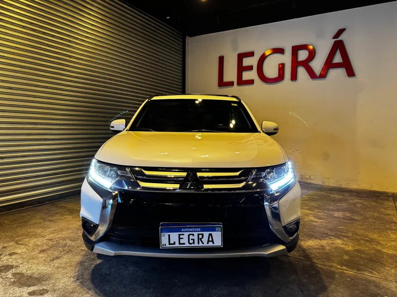 Mitsubishi Outlander Branco