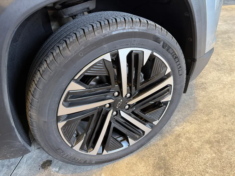 Chevrolet Equinox Prata