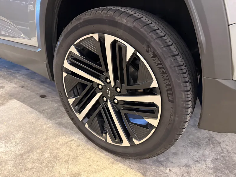 Chevrolet Equinox Prata