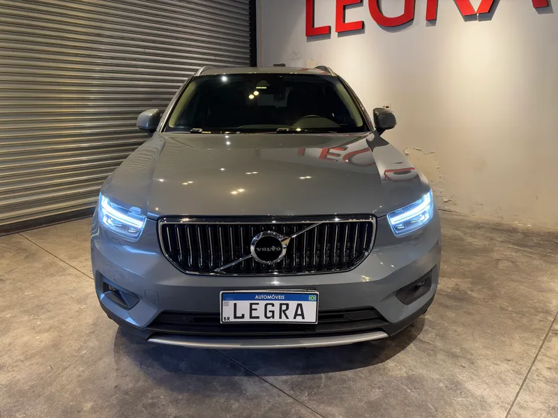 Volvo XC40 Cinza