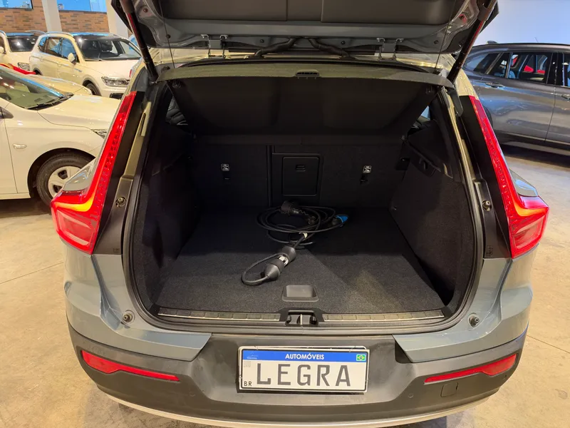 Volvo XC40 Cinza