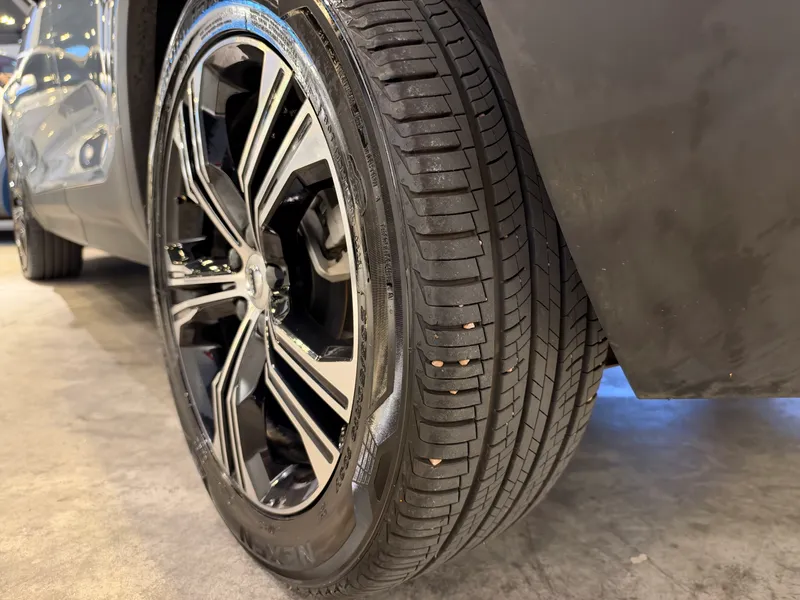 Volvo XC40 Cinza