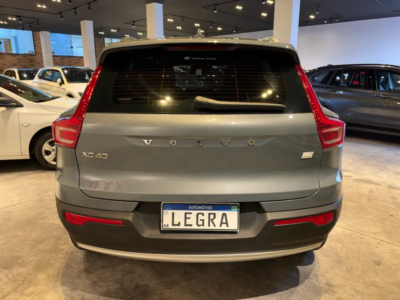 Volvo XC40 Cinza