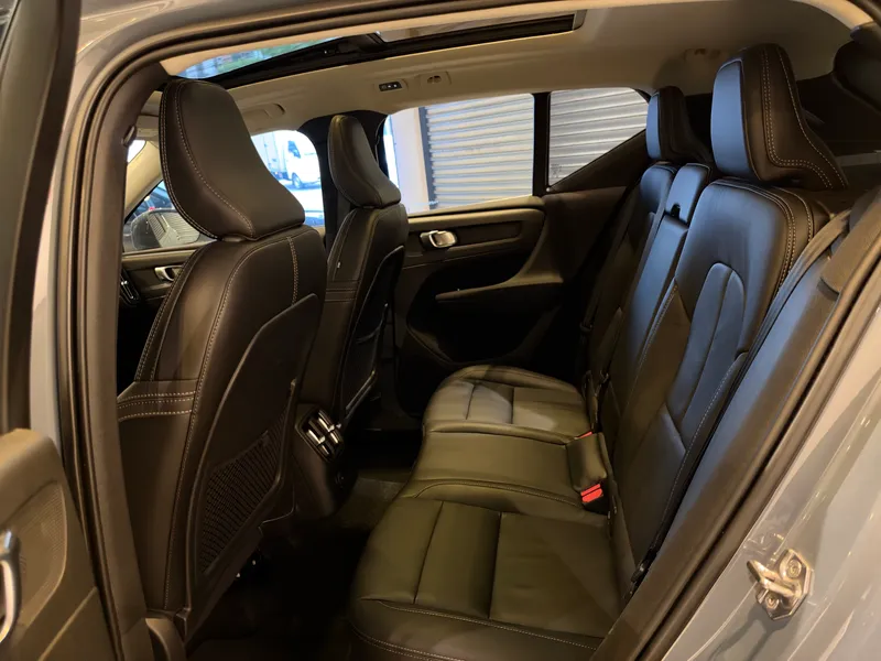 Volvo XC40 Cinza