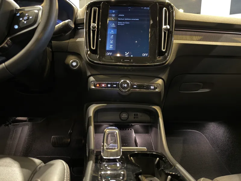 Volvo XC40 Cinza