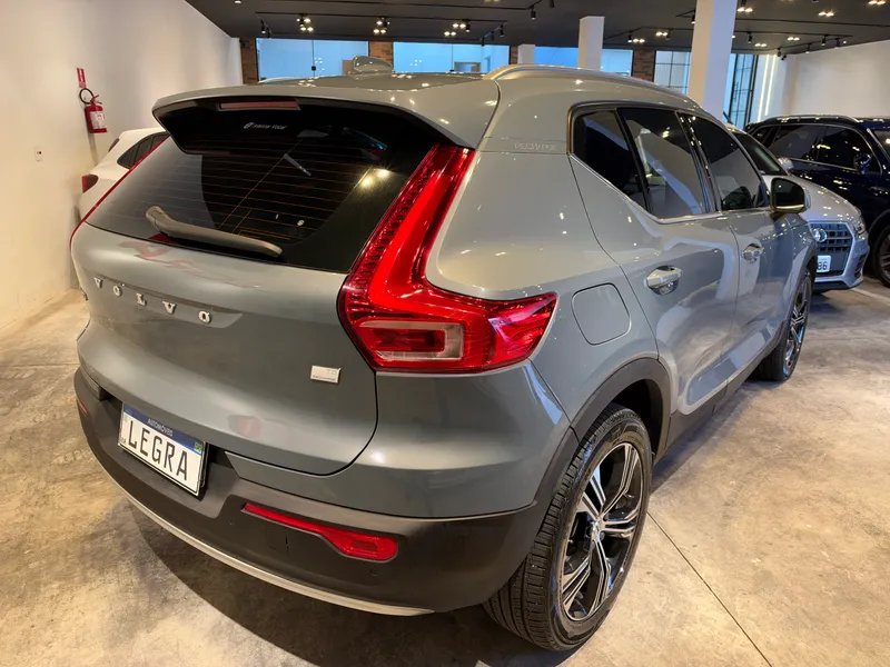 Volvo XC40 Cinza