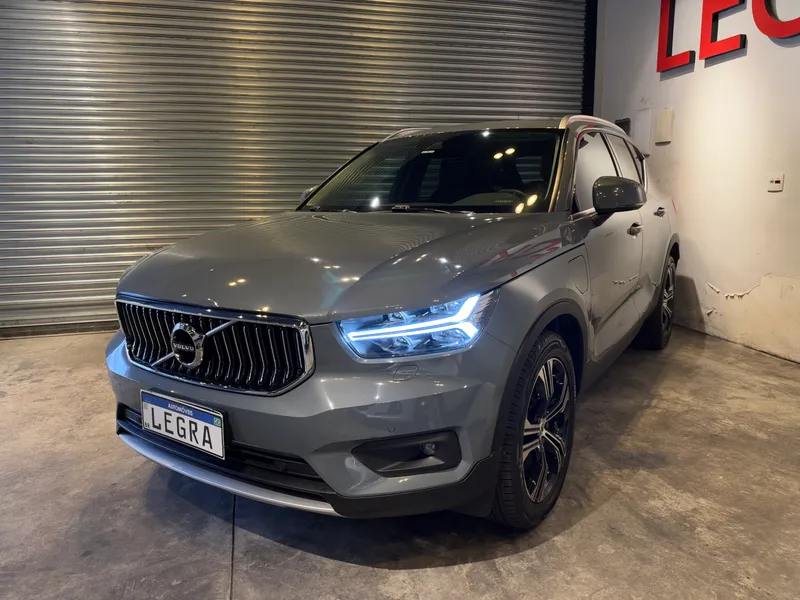 Volvo XC40 Cinza