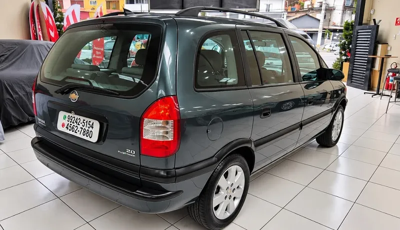 Chevrolet Zafira Cinza