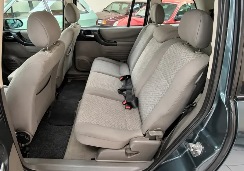 Chevrolet Zafira Cinza