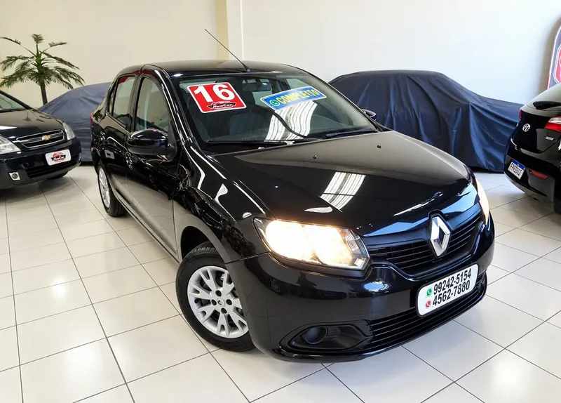 Renault Logan Preto