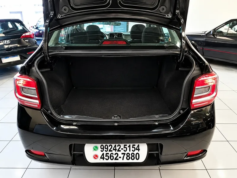 Renault Logan Preto