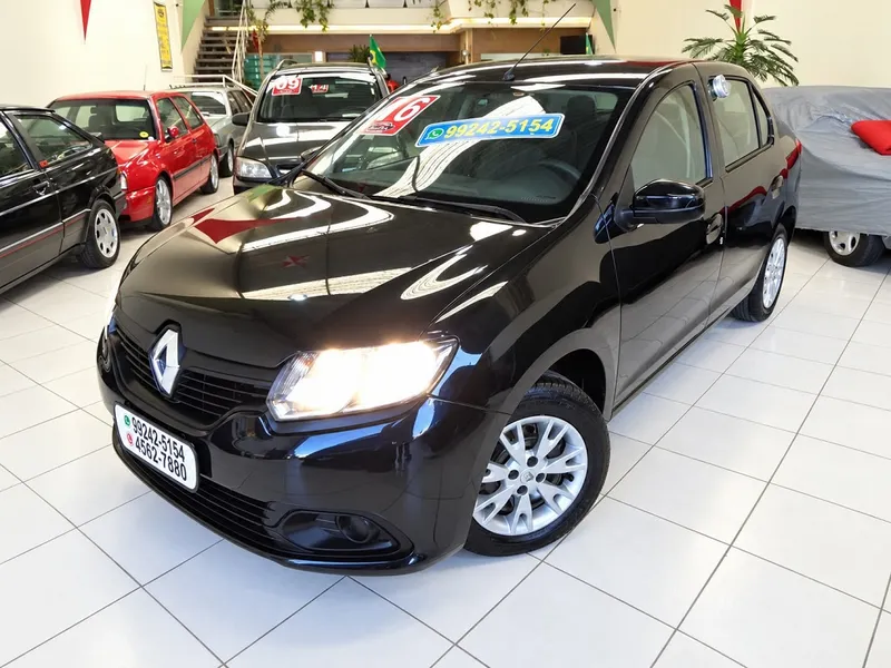 Renault Logan Preto