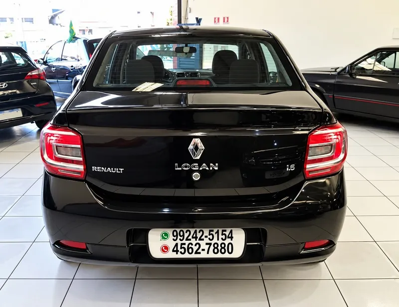 Renault Logan Preto