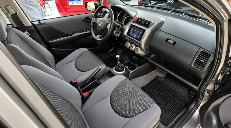 Honda Fit Cinza
