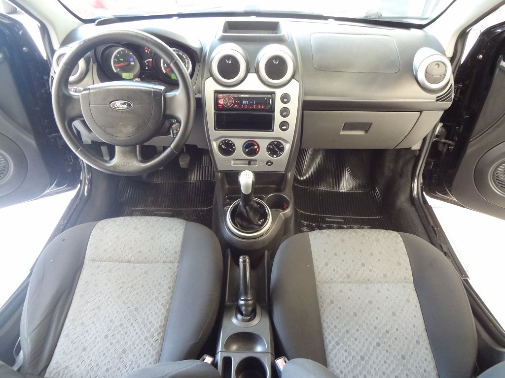 Ford Fiesta Preto