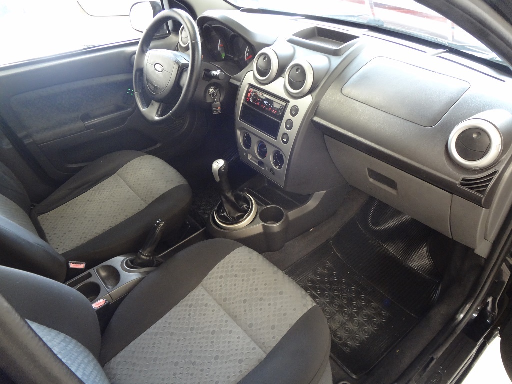 Ford Fiesta Preto