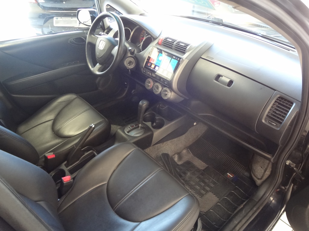 Honda Fit Preto