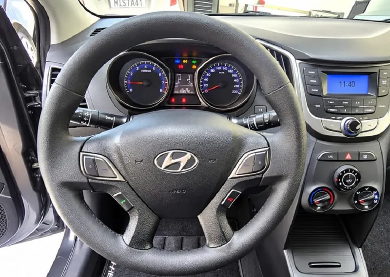 Hyundai HB20 Cinza