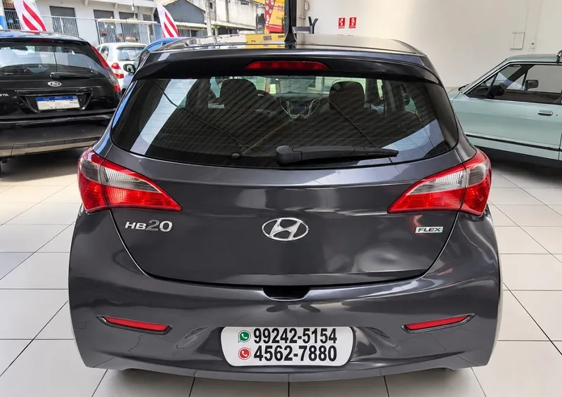 Hyundai HB20 Cinza