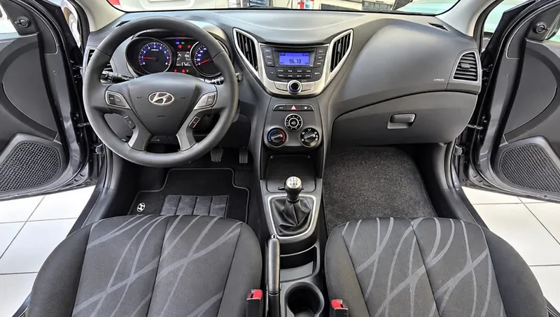Hyundai HB20 Cinza