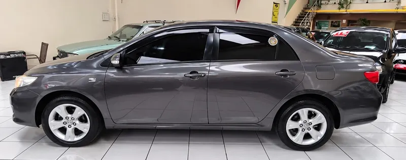 Toyota Corolla Cinza