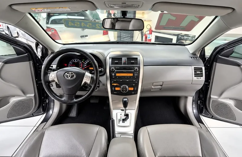 Toyota Corolla Cinza