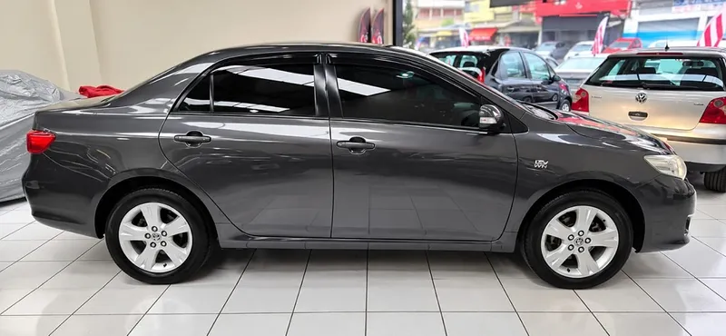 Toyota Corolla Cinza