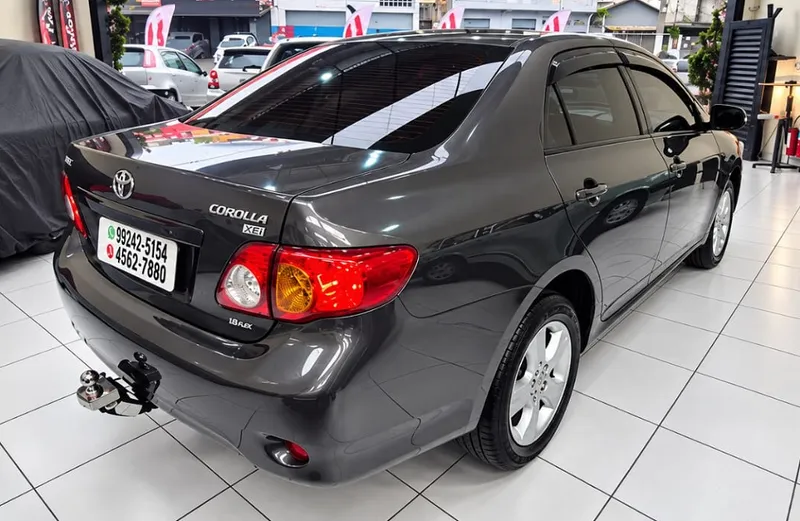 Toyota Corolla Cinza
