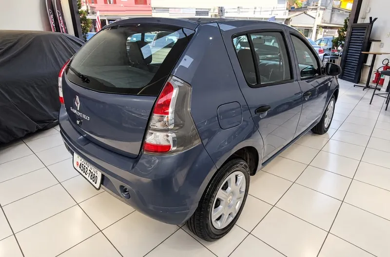 Renault Sandero Cinza