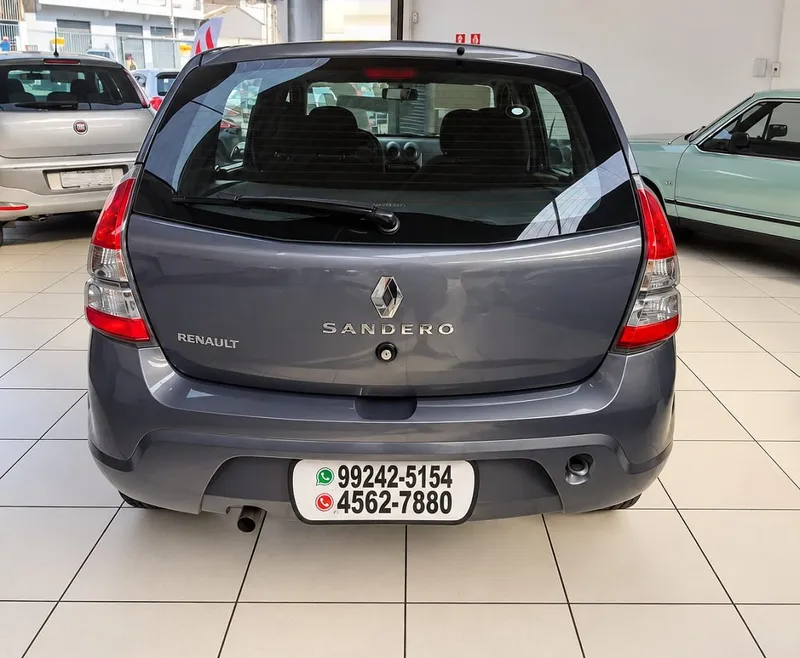 Renault Sandero Cinza