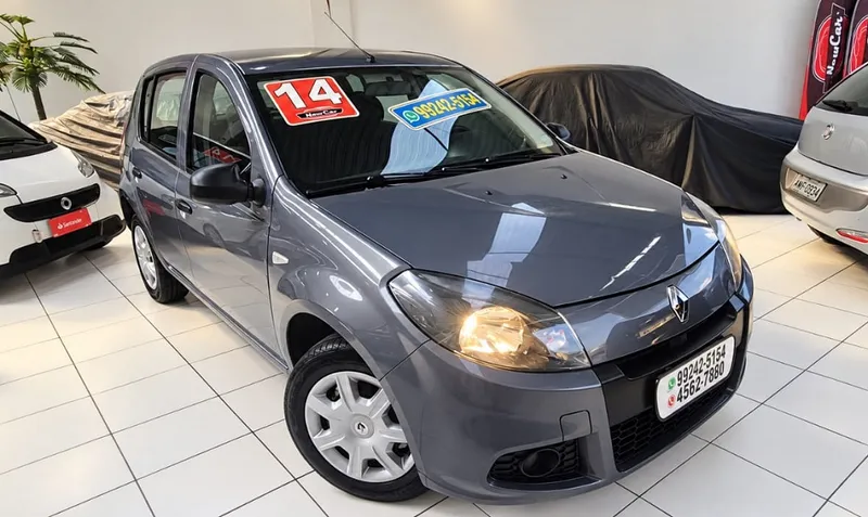 Renault Sandero Cinza
