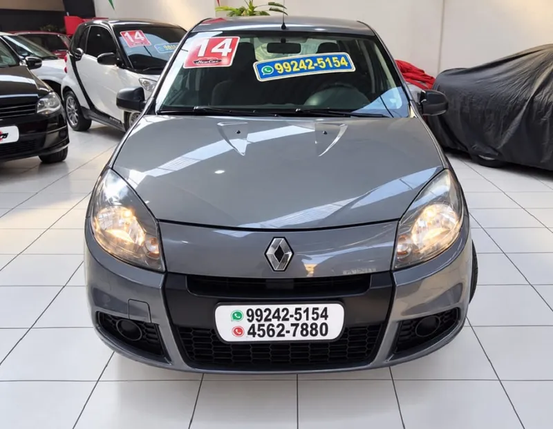 Renault Sandero Cinza
