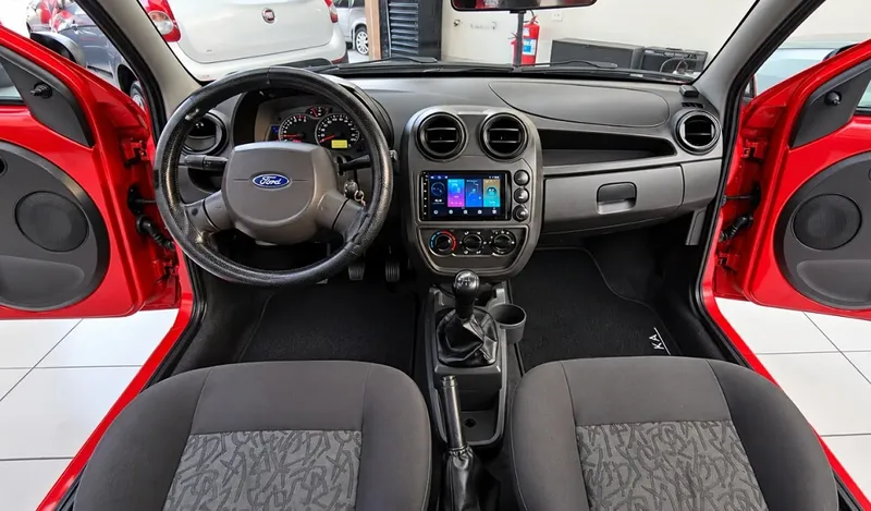 Ford Ka Vermelho