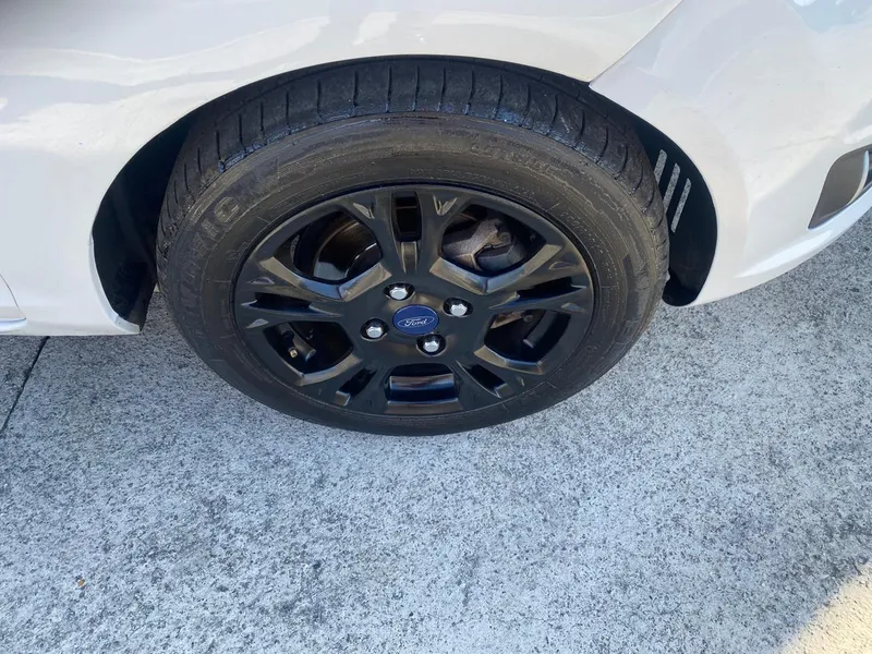 Ford New Fiesta Hatch Branco